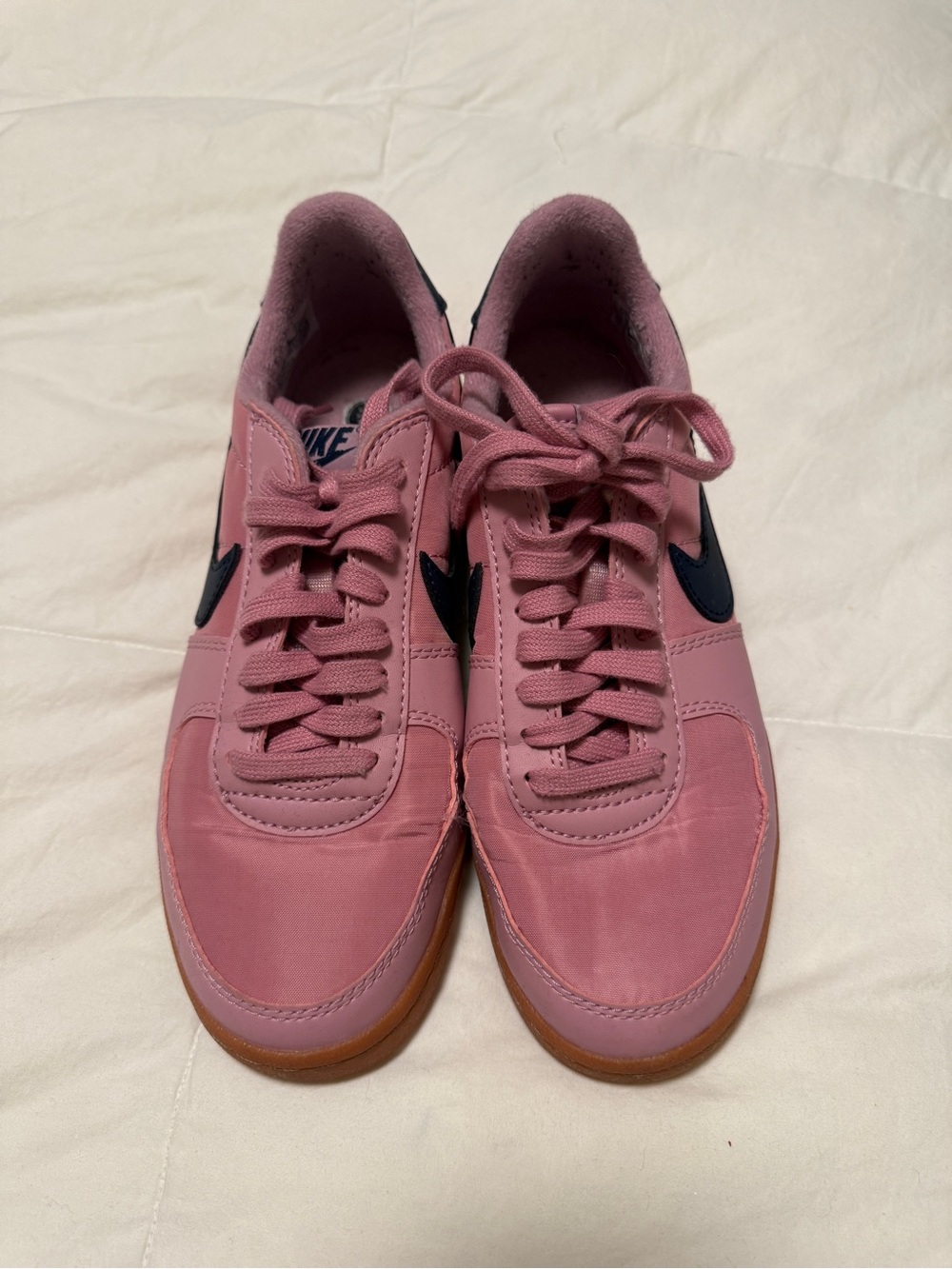 Nike Men’s Pink Sneakers with Navy Swoosh